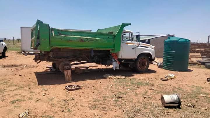 Trucks, T.