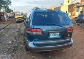 A picture of Danny Yung Smarts Autos First Body Toyota sienna 01 Very