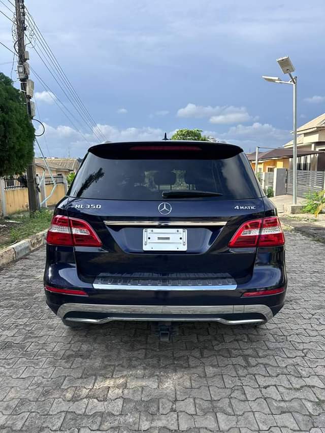 A picture of DISTRESS SALES DISTRESS SALES Direct foreign used 2013 Ml350 Accident