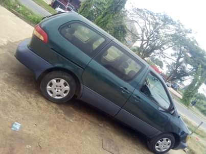 A picture of Toyota Sienna