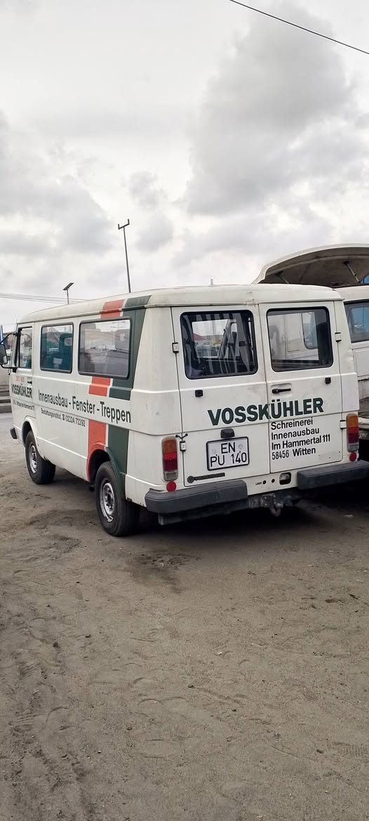 A picture of Volkswagen LT 28