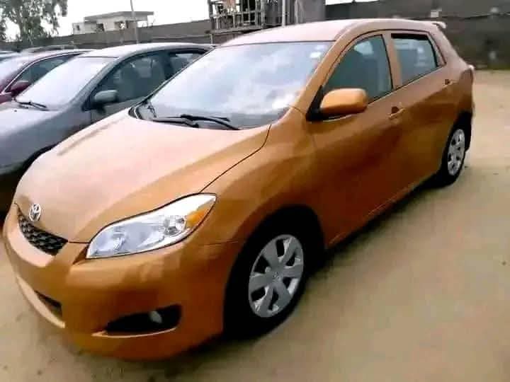 A picture of TOYOTA MATRIX