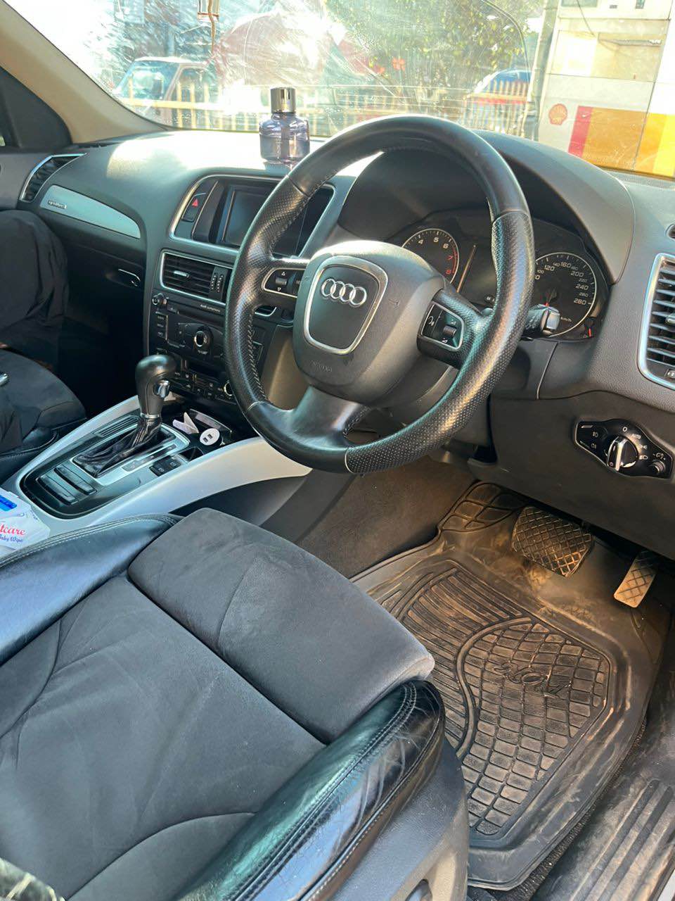 A picture of Audi Q5 22m 0771331553