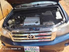 A picture of Blue 2006 Toyota Highlander SUV
