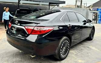 A picture of 2015 Toyota Camry First Body
