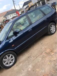 A picture of Honda Odyssey 2000 model year