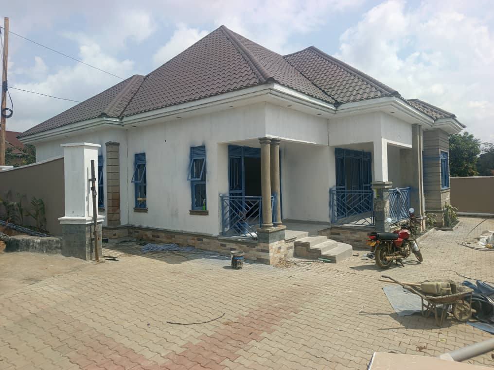 A picture of Brand new house under completion for sale in Kira Kimwanyi