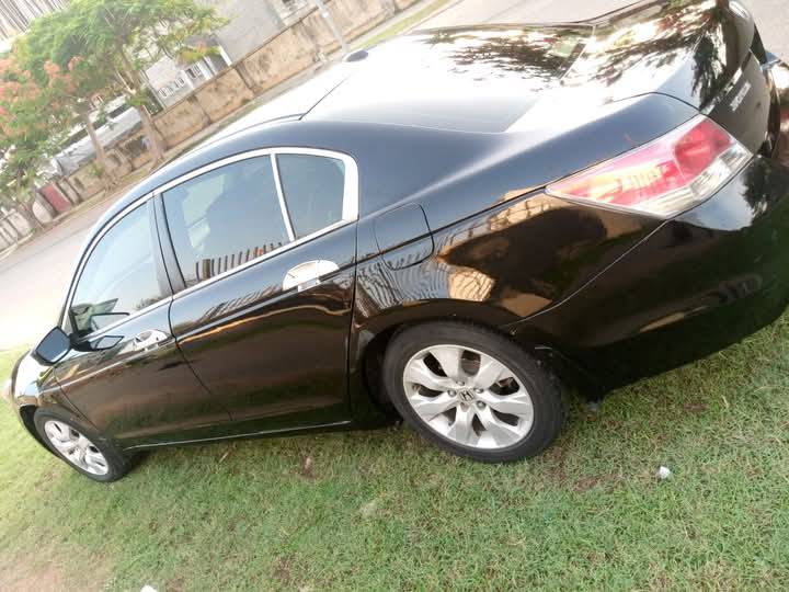 A picture of Honda Accord 2008