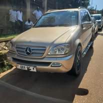 A picture of ML350 2002 21M