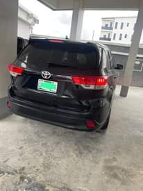 A picture of DEALER MARKET 2016 Toyota Highlander limited edition Ac need attention