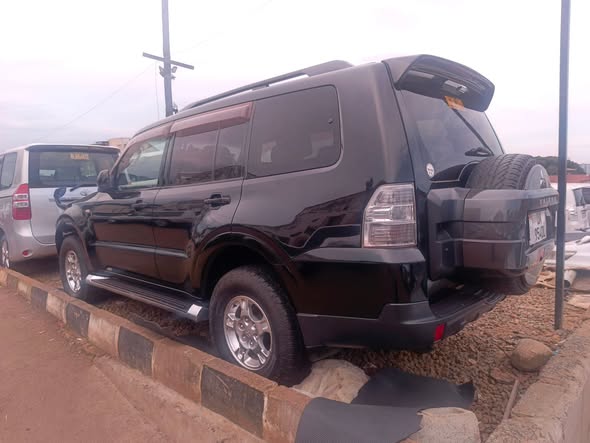 A picture of Mitsubishi Pajero