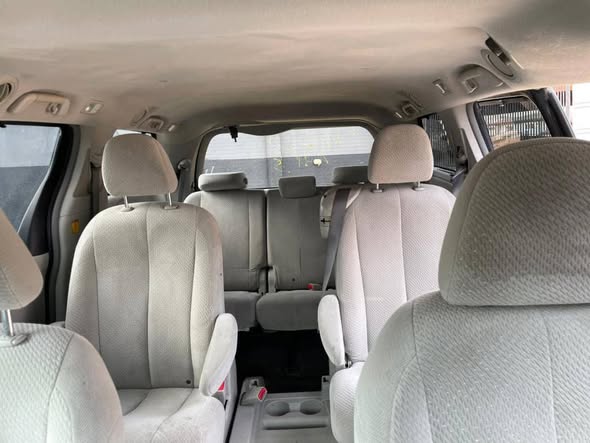 A picture of Toyota Sienna