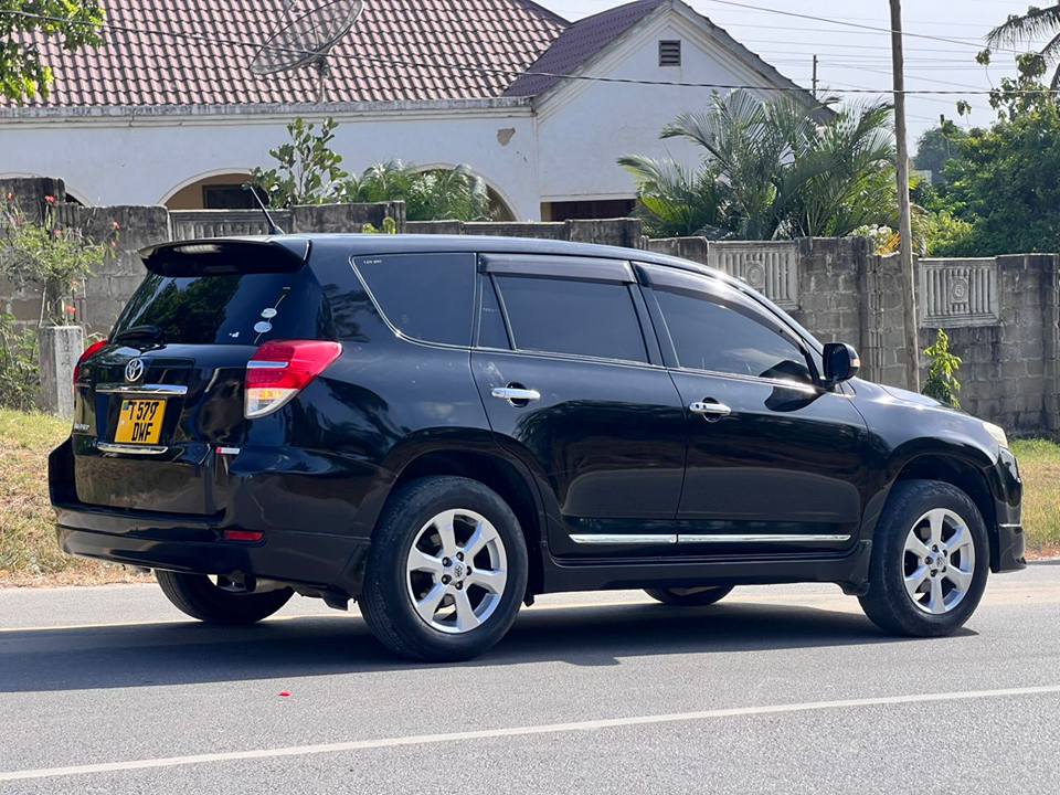 A picture of TOYOTA VANGUARD