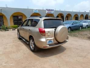 A picture of Toyota Rav 4 2006 Model available for sale at Ibadan