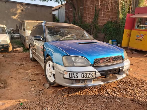 A picture of 3 5m subaru legacy