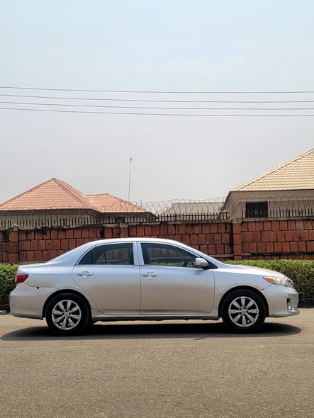 A picture of Belgium standard 2012 Toyota corolla with untampered engine and gear