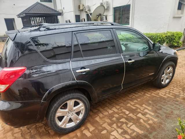 A picture of 2006 Toyota Rav4