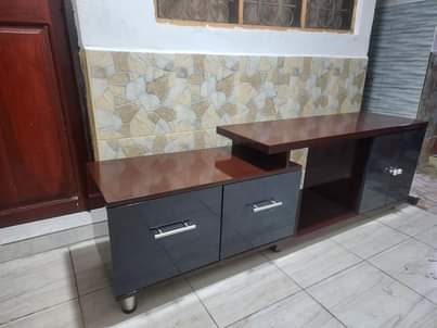 A picture of SHOW CASE MPYA HAIJAWAH KUTUMIKA BIASHARA UKIPENDA TUWASILIANE KWA NO