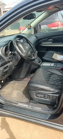 A picture of Rx 330 hybrid tokubo standard buy and drive everything is