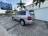 A picture of TOYOTA KLUGER V