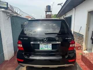 A picture of ml 350 2011