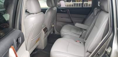 A picture of 2011 model Toyota Highlander limited edition Pure tokumbo standard Full