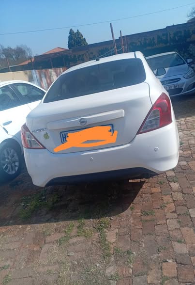nissan almera