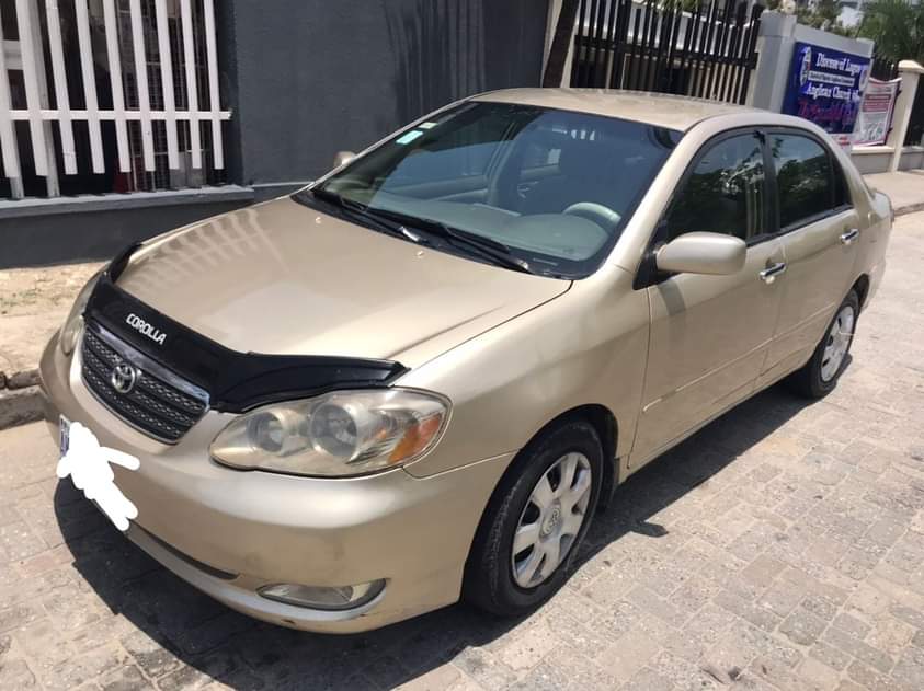 A picture of 2004 Toyota Corolla for sale everything is perfectly working location