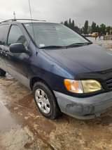 A picture of Few months used 1st body Toyota sienna 2002 model