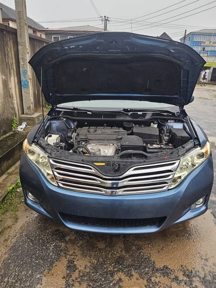 A picture of Toyota venza 2010