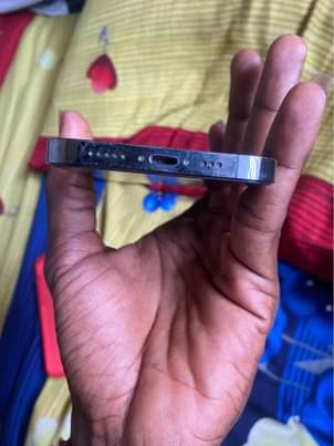 A picture of 12pro 128gb