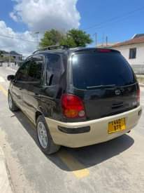 A picture of Toyota spacio nyingine iyo B Kali sana Unawasha na kuondoka