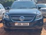 A picture of  0703846378 Black White at 40m each 2009 Vw Tiguan