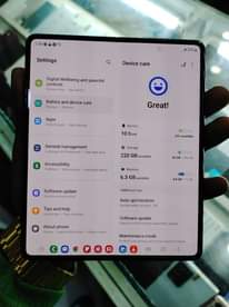 A picture of Samsung fold 3