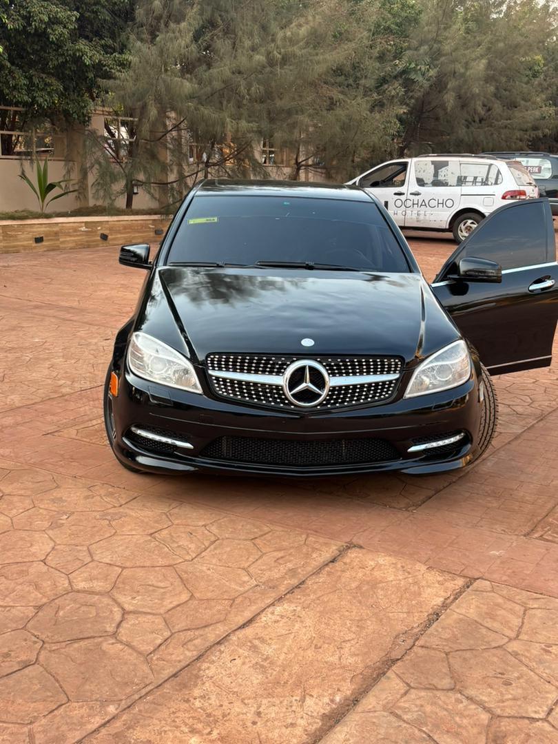 A picture of 2011 Mercedes Benz C300 2011