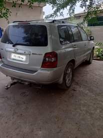 A picture of 2006 Toyota Highlander Registered 3rows neatly used valid papers