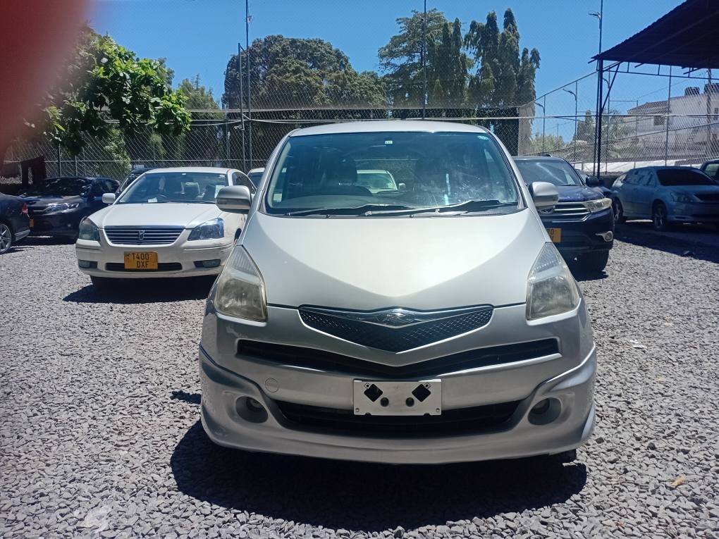 A picture of Toyota ractis