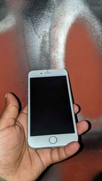 A picture of Iphone 6 plain 64gb