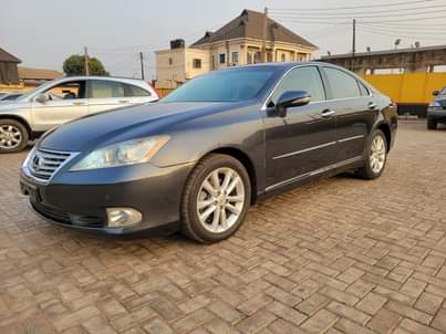 A picture of Lexus es350