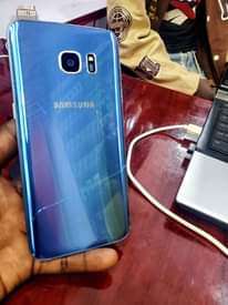 A picture of Samsung galaxy s7 edge