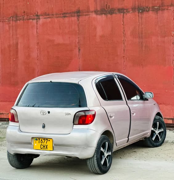 A picture of TOYOTA VITS OLD