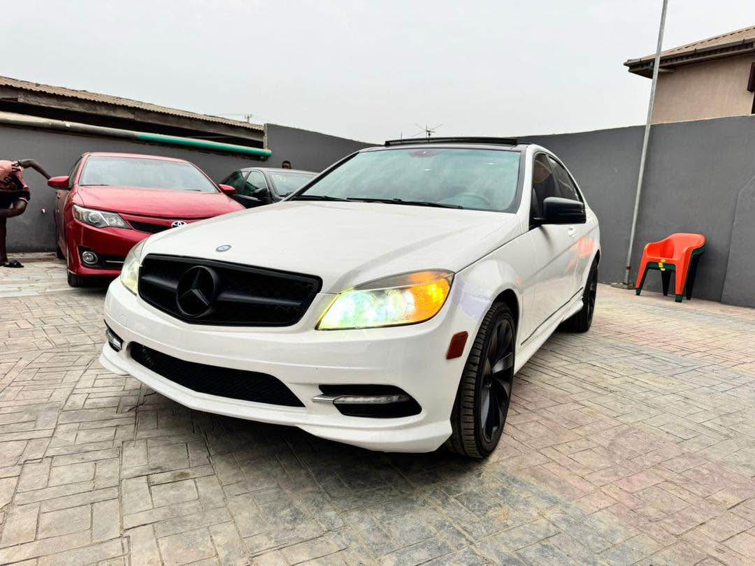 A picture of Mercedes C300 2009 Toks Standard 