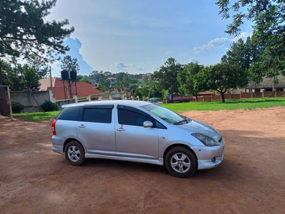 A picture of TOYOTA WISH UBB