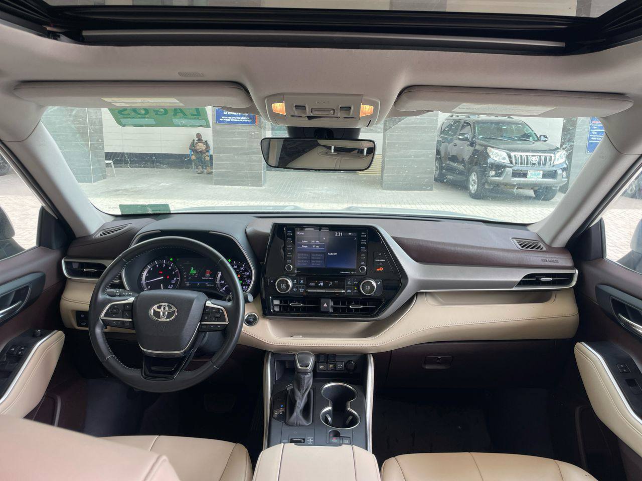 A picture of Foreign used 2020 Toyota Highlander XLE