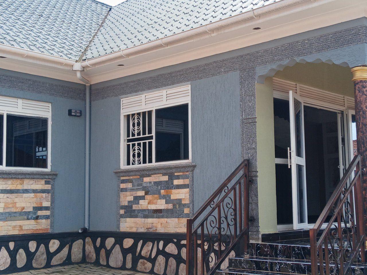 A picture of HOUSE FOR SALE