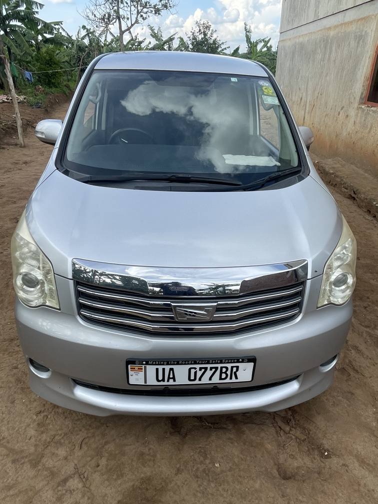 used toyota noah