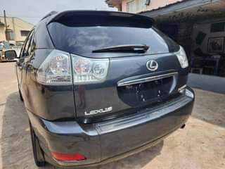 A picture of 2005 Lexus Rx LE