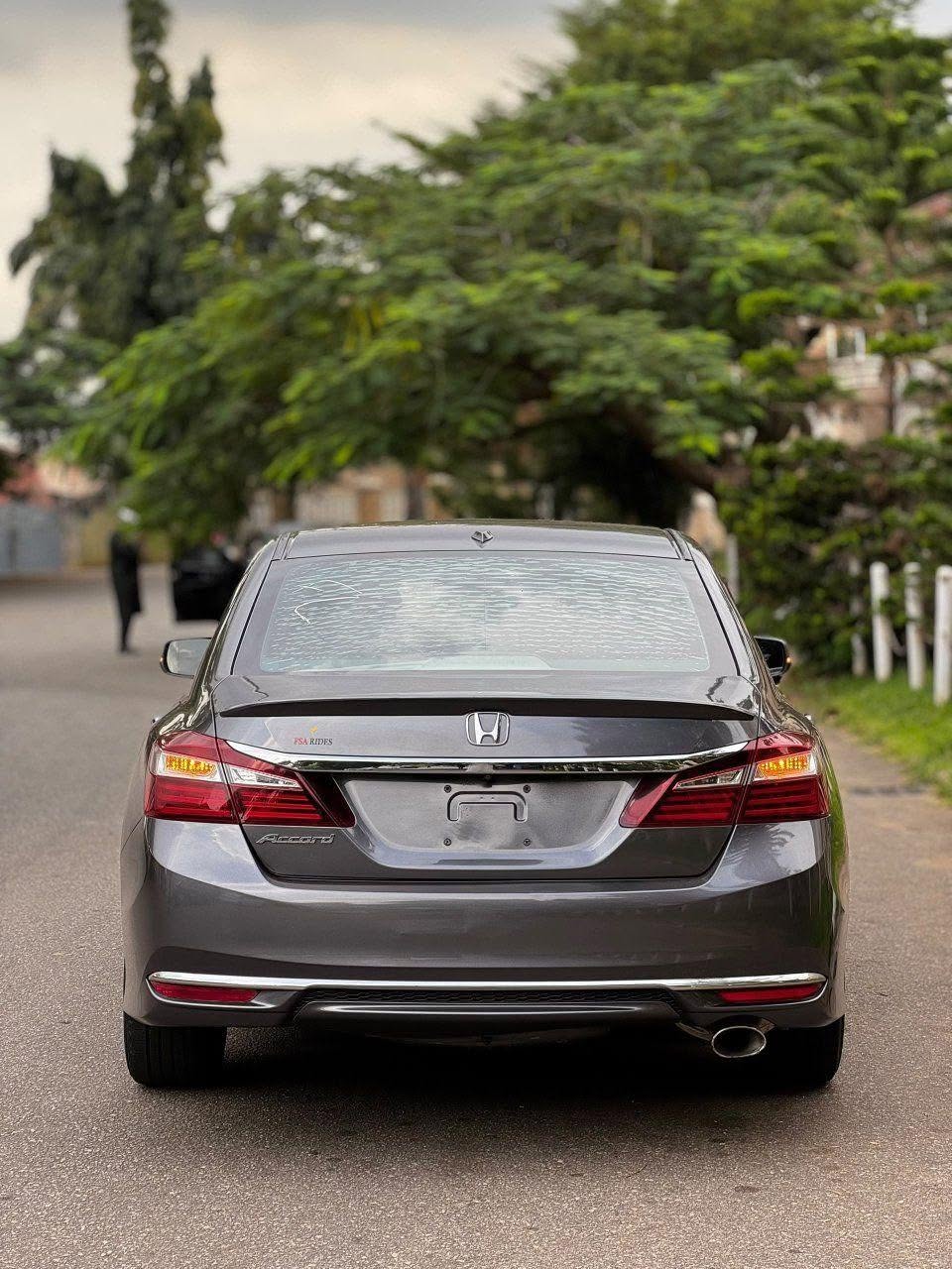 A picture of Honda Accord EXL