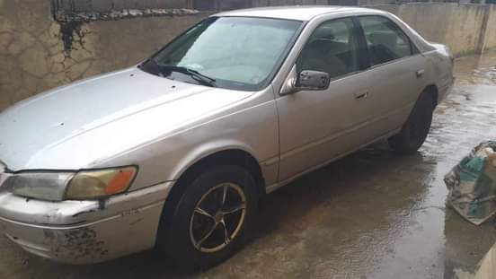 A picture of Toyota Camry 1999