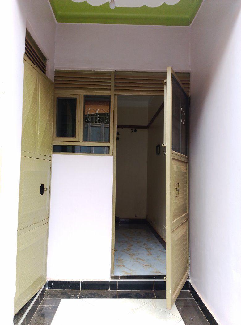 A picture of Single rms with bthrms for rent in Kawempe Katooke